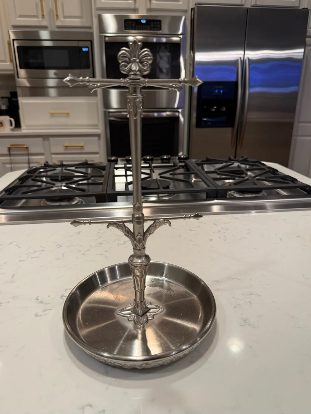 Fleur-De-Lis Jewelry Tree with Pewter Finish.